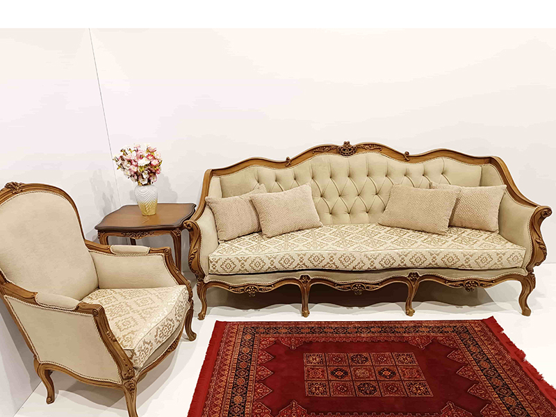 چوب رنگ روشن و پارچه مبلی تیره